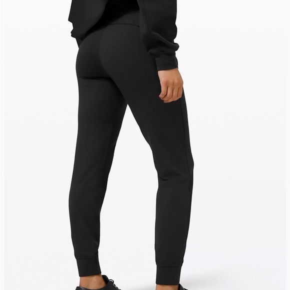 Ready to Rulu Slim-Fit
High-Rise Jogger
Full Length - Picture 4 of 5